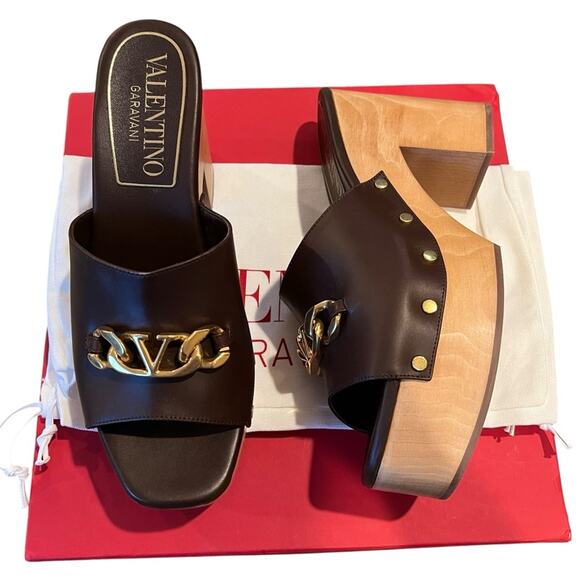 VALENTINO V Logo Chain Open Toe Platform Mules Brown Leather Wooden Heel 8.5 NEW - Picture 8 of 15